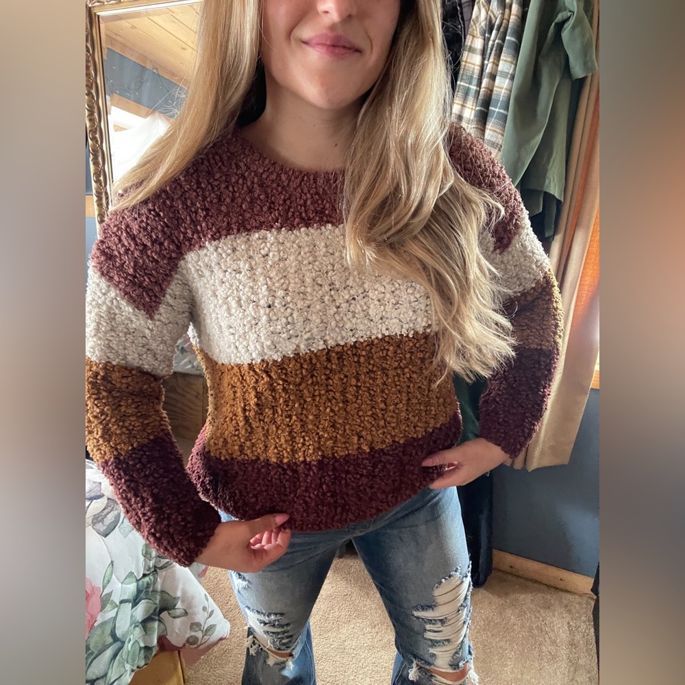 Colorblock women’s sweater. size large. brand: pink rose